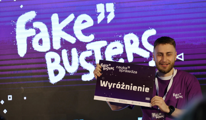Student geografii wyróżniony w konkursie „FakeBusters”
