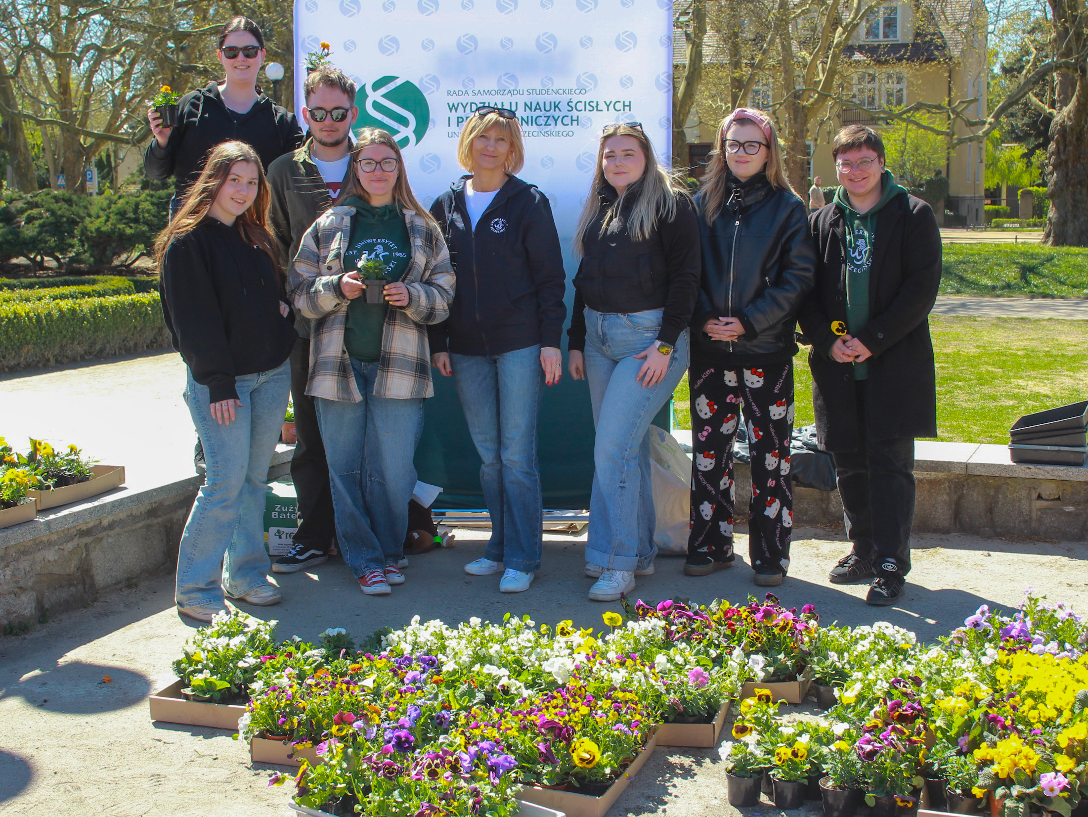 Kolejny sukces akcji „Kwiat za grat”